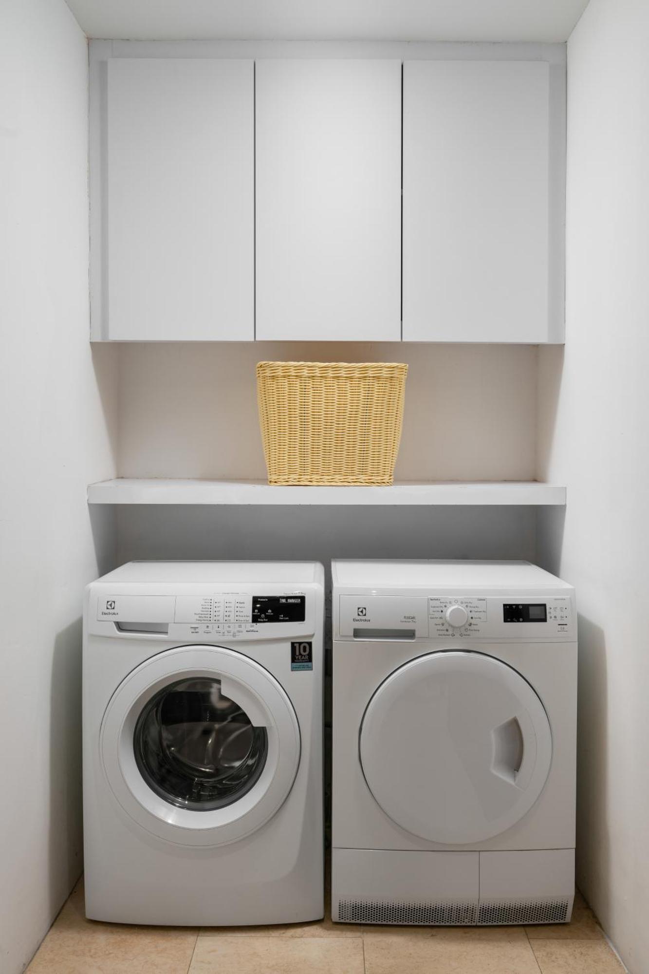 Fraser Place Puteri Harbour Nusajaya  Extérieur photo Laundry basket