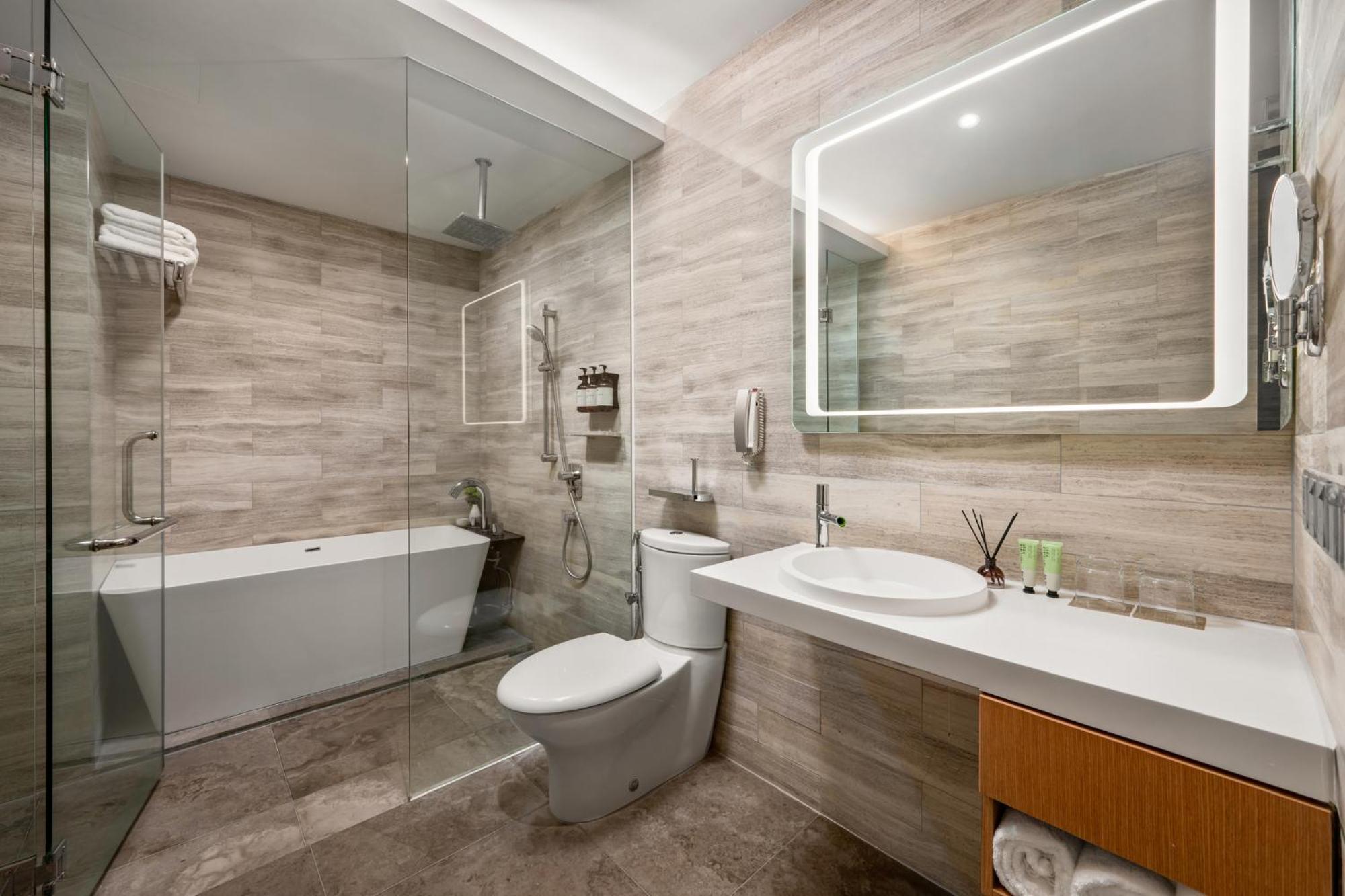 Fraser Place Puteri Harbour Nusajaya  Extérieur photo Bathroom
