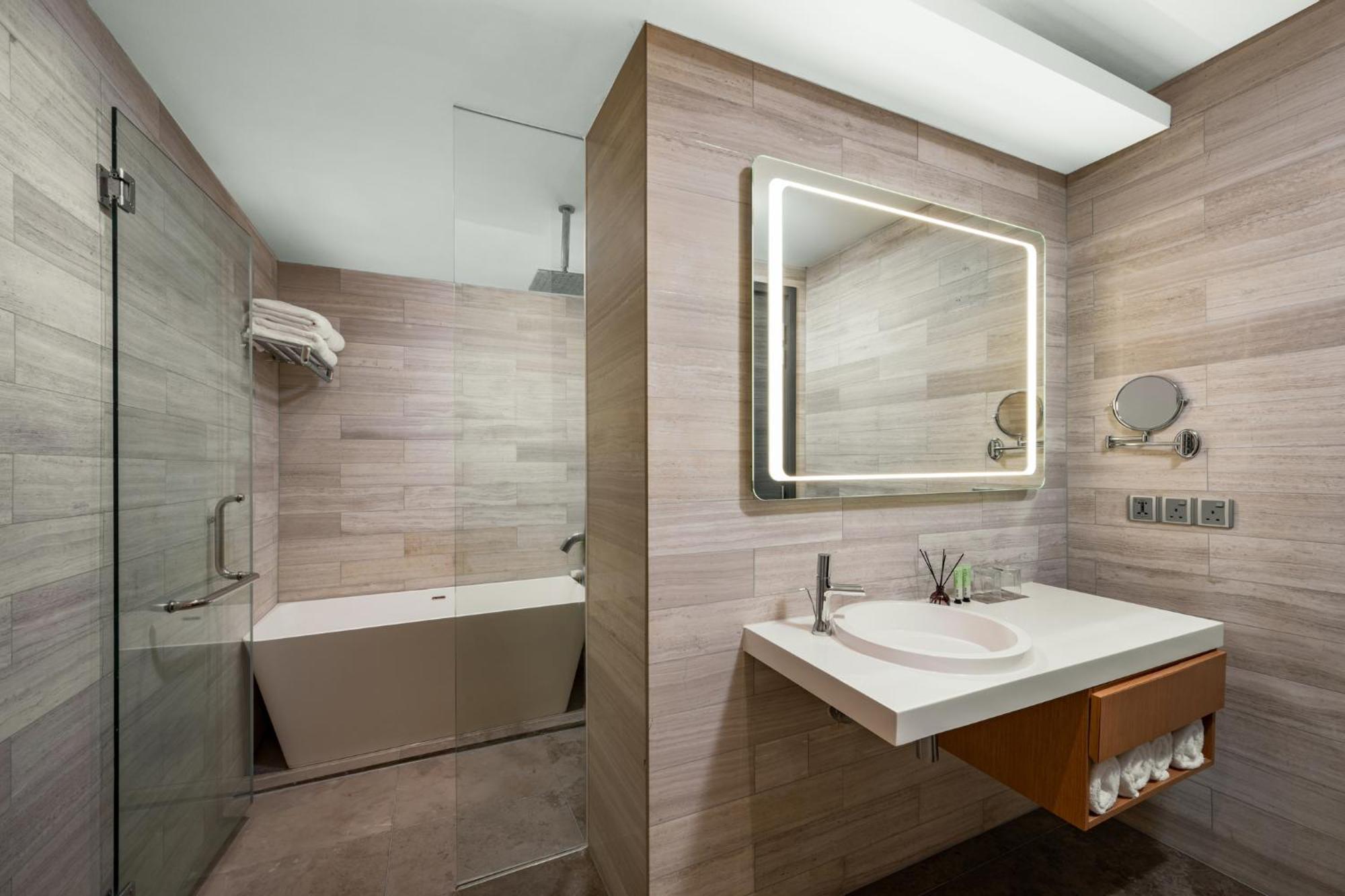 Fraser Place Puteri Harbour Nusajaya  Extérieur photo Bathroom
