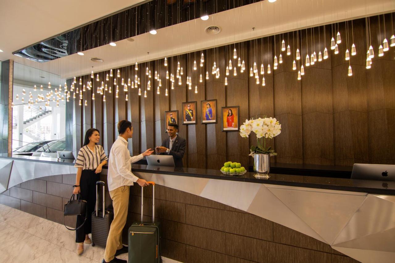 Fraser Place Puteri Harbour Nusajaya  Extérieur photo The lobby of the hotel